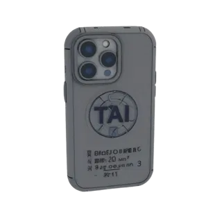 3D модель защитного чехла для iPhone 13 с гравировкой логотипа TAI, выполненная в сером цвете.