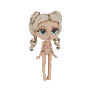 3D модель милой куклы каваи со светлыми хвостиками, большими голубыми глазами, веснушками и розовым бикини, в стоячей позе.