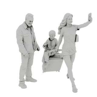 3D модель семьи в отпуске: женщина делает селфи, мальчик на чемодане, мужчина стоит.