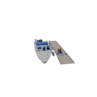 3D модель серого катера с синими сиденьями, пришвартованного к деревянному трапу с рабочим.