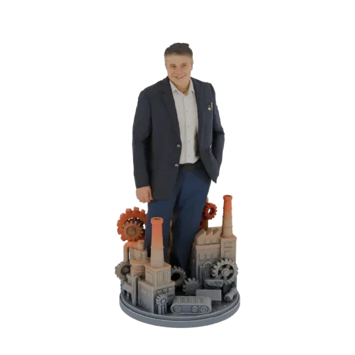 3D модель мужчины в костюме перед миниатюрной фабрикой с шестеренками и трубами.