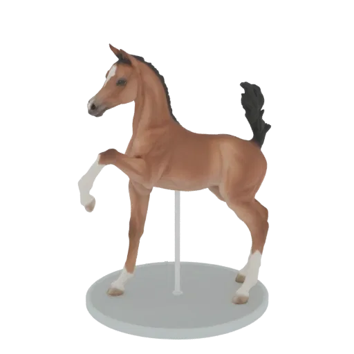 3D модель гнедого жеребенка, стоящего на дыбах, с белыми отметинами на ногах и звездой на лбу.