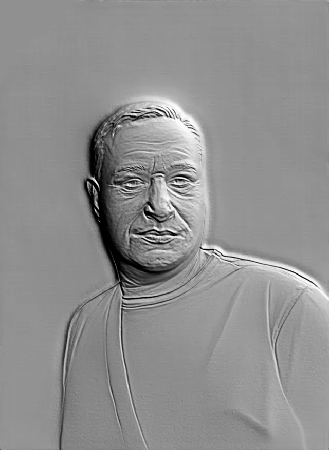 3D модель барельефа мужчины в футболке, выполненная в реалистичном стиле.