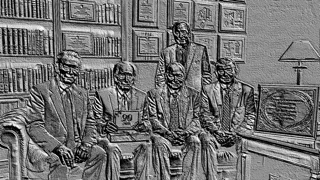 3D модель барельефа с группой мужчин в костюмах, сидящих на фоне книжных полок, один держит табличку "90 лет".