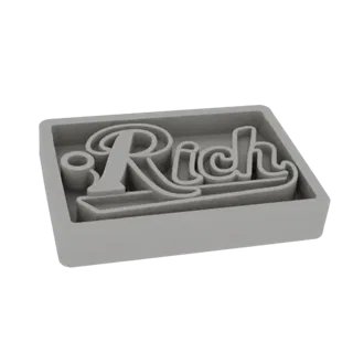 3D-рендер серой вырубки для печенья со словом 'Rich' стилизованным шрифтом.