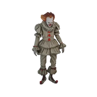 3D модель жуткой фигурки клоуна с бледным лицом, жабо и старомодным костюмом, стоящая на белом фоне.