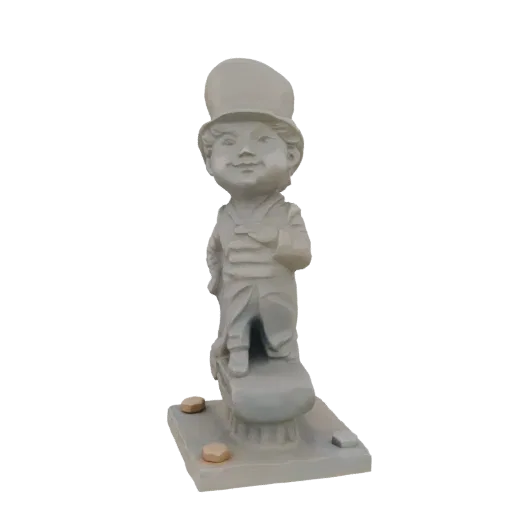 Рендер 3D модели очаровательного мальчика в цилиндре и костюме, стоящего на декоративной подставке.