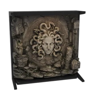 3D модель каменной рельефной скульптуры Медузы со змеями вместо волос, окруженной древними руинами.