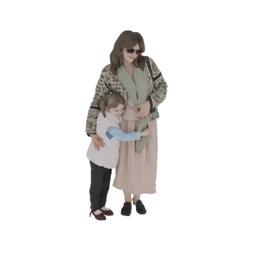 3D модель матери в узорчатой куртке и розовом платье, обнимающей ребенка в белом жилете с синими рукавами.