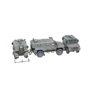 3D модель военной колонны с бронетранспортером, буксирующим прицеп, и головной машиной.