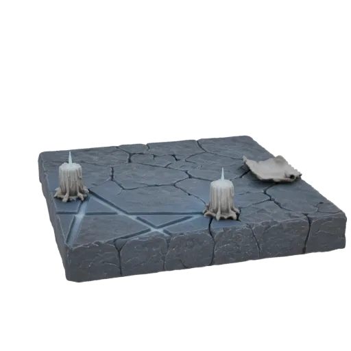 3D модель квадратного каменного алтаря с треснувшими каменными плитками, инкрустированным геометрическим узором, двумя горящи