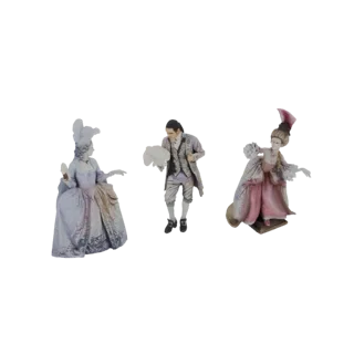 3D-модель пары в стиле барокко в одежде XVIII века, мужчина и женщина, оба держат веера, на белом фоне.