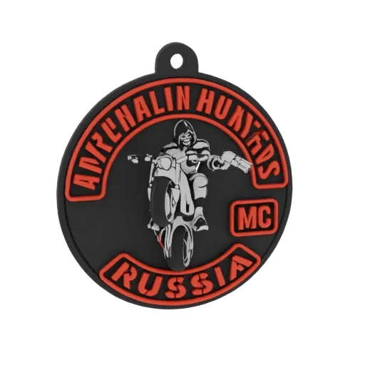 3D-модель эмблемы Adrenalin Hunters MC с байкером на мотоцикле, выполняющим вилли, с текстом.