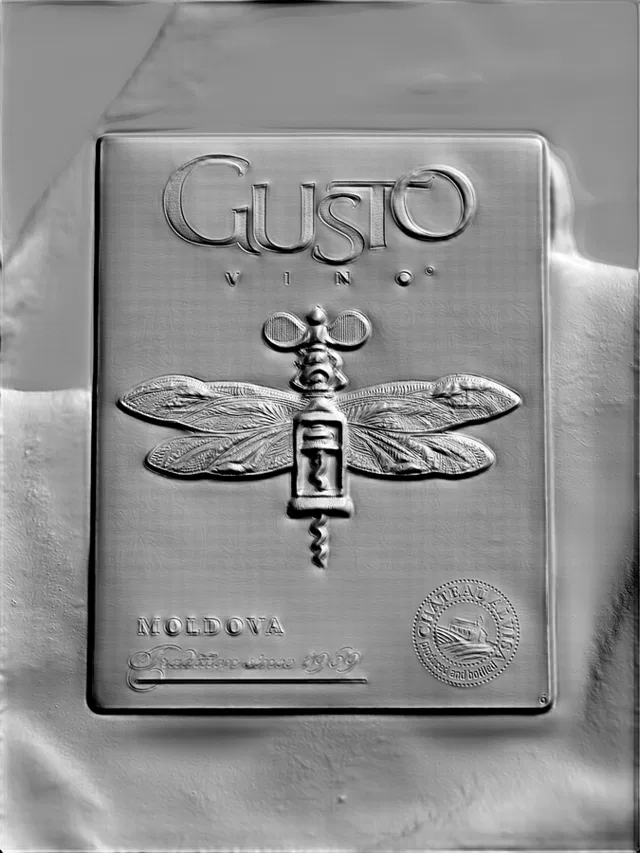 3D модель барельефа "Gusto Vino" с изображением стрекозы, штопора и виноградной лозы
