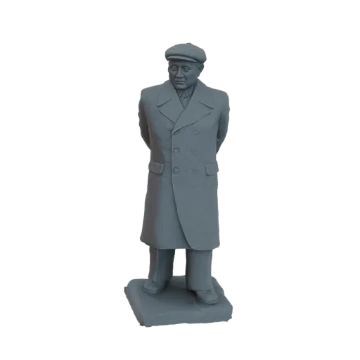 3D модель мужчины в двубортном пальто и кепке, стоящего со сцепленными за спиной руками на основании.