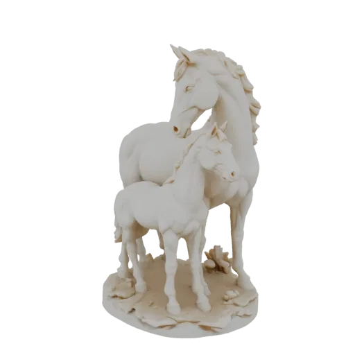 3D модель кобылы с жеребенком, выполненная в гладком, кремовом материале, стоящая на натуралистичной подставке.