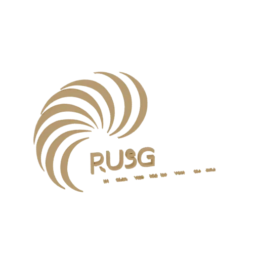 3D-рендер логотипа RUSG с золотой, закрученной абстрактной формой слева на черном фоне.