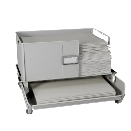 Реалистичная 3D-модель лотка для документов "Startup File Tray", студийный рендер в три четверти, показывающий пластик, силуэ