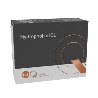 3D-рендер коробки с брендом 'Hydrophobic IOL' с темно-серыми и белыми панелями и медными акцентами.