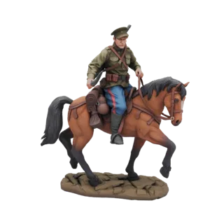 3D модель российского кавалериста Первой мировой войны в форме, верхом на коричневой лошади, с винтовкой и саблей, на скалист