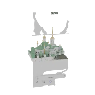 3D модель роскошной Русской Православной Церкви с зелеными куполами и золотыми шпилями, представленная на основании диорамы.