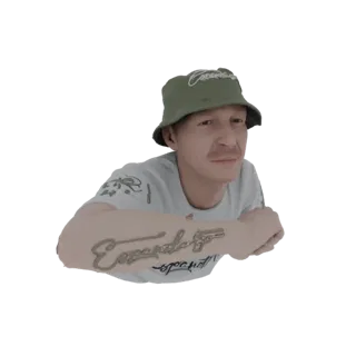 Рендер 3D модели мужчины в зеленой панаме и футболке с татуировкой на руке.