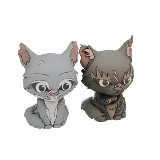 Рендер 3D-модели двух стилизованных фигурок кошек, одна светло-серая, другая тёмно-серая, обе с видимыми шрамами и большими г