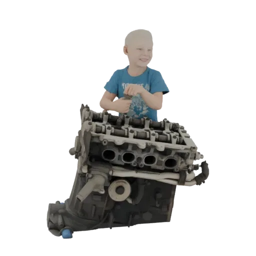 3D модель улыбающегося ребенка в синей футболке с инструментом, работающего над детализированным блоком двигателя.