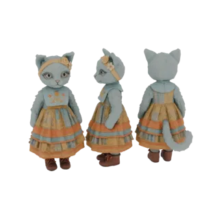 3D модель синей куклы-кошки в желто-синем цветочном платье и повязке с цветами, показана с трех разных ракурсов.