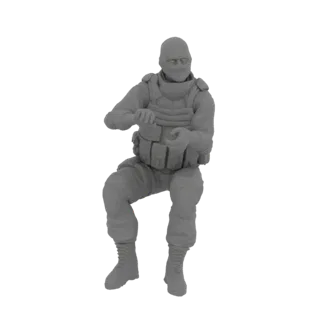 3D модель солдата, сидящего, в тактическом жилете и снаряжении, с руками впереди.