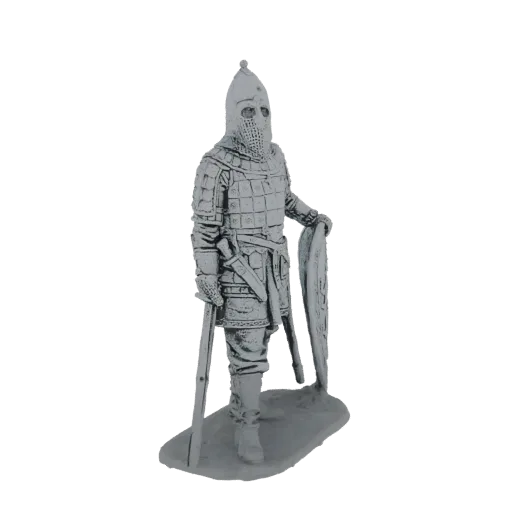 3D модель средневекового рыцаря, стоящего стоически, в детализированной кольчуге и со щитом, на черном фоне.