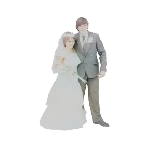 3D модель свадебной пары, невеста в белом платье и жених в костюме, стоят вместе.