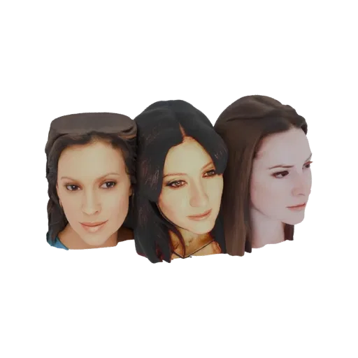 3D модель, изображающая трех главных женских персонажей из сериала «Зачарованные», стоящих вместе.