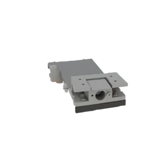 3D-модель серого промышленного пневматического привода с монтажным кронштейном, вид под небольшим углом.