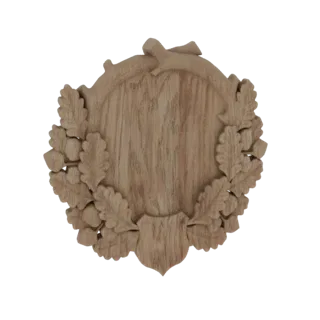 3D модель резного венка из дубовых листьев с желудями и центральным щитом, представленная на белом фоне.