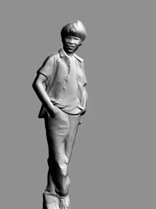3D модель барельефа мальчика в рубашке и брюках, стоящего в расслабленной позе, с руками в карманах.