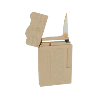 3D модель бежевой гравированной зажигалки с реалистичным оранжево-желтым пламенем, крышка открыта.