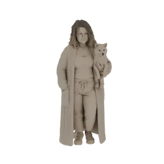 3D модель женщины в длинном вязаном кардигане и домашней одежде, держащей на руках собаку породы сиба-ину.