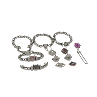 Золотой набор из бохо-браслета и серег 3D-модель, вид спереди три четверти, рендер студии AR-просмотрщика, золотое покрытие.