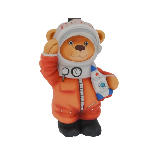3D модель милого плюшевого мишки в оранжевом скафандре астронавта и шлеме, салютующего и держащего маленькую ракету.
