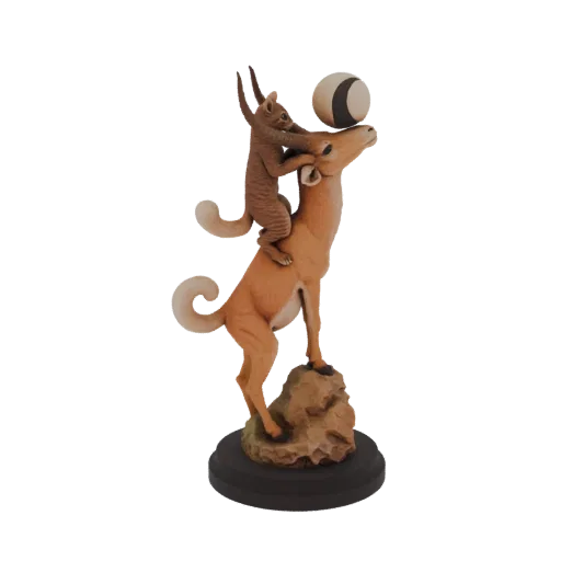 3D модель коричневого кота, балансирующего на светло-коричневом олене, с мячом на носу оленя, на скалистом основании.