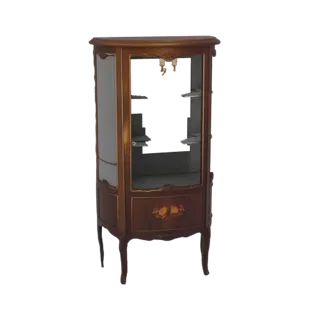 3D модель антикварного витринного шкафа с изогнутыми стеклянными дверцами, изысканным маркетри и ножками-кабриоль, на белом ф