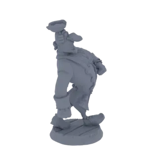 3D модель пухлого пирата со шляпой, стоящего на деревянной подставке, вид сбоку.