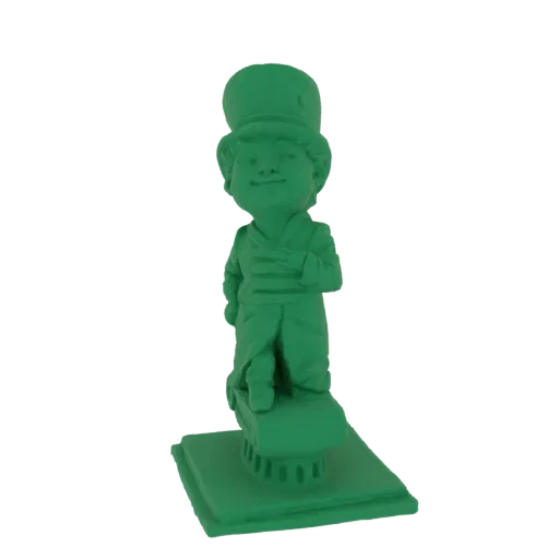 Рендер 3D модели зеленой статуэтки мальчика в цилиндре на постаменте, на черном фоне.