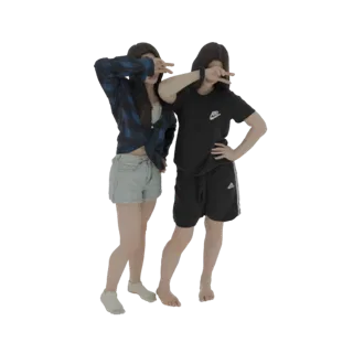3D модель двух молодых девушек в повседневной одежде, одна в клетчатой рубашке и джинсовых шортах, другая в черной футболке и