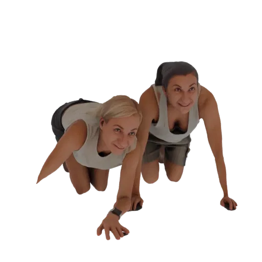 3D модель двух женщин в спортивной одежде, запечатленных в ползающей позе бок о бок.