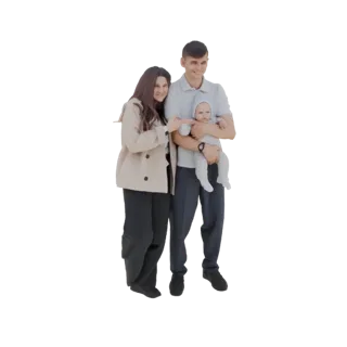 3D модель улыбающейся пары, держащей ребенка, на белом фоне.