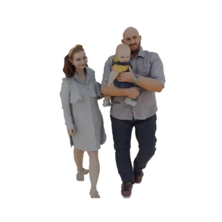 3D модель семьи на прогулке, отец держит ребенка, мать рядом, на белом фоне.