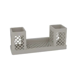 3D модель современного настольного органайзера с двумя квадратными отделениями с решеткой на перфорированном основании.