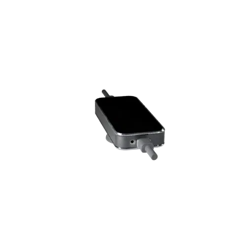 3D-модель USB-хаба с RGB-подсветкой, вид спереди в три четверти, рендер студии AR-просмотра, показывающий пластиковые корпуса